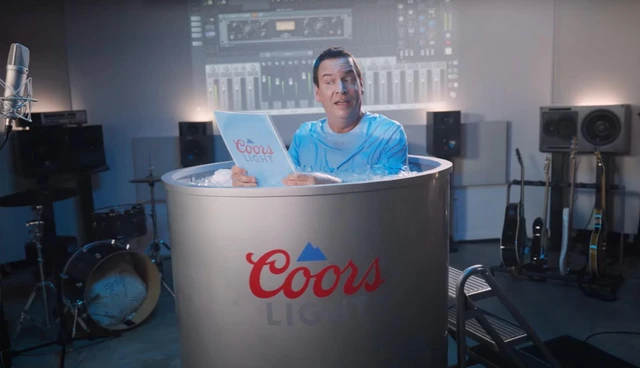 Khám phá bản tin marketing tuần 2 tháng 4/2025 Coors Light tạo dấu ấn với chiến dịch marketing quảng cáo “lạnh” đậm chất thương hiệu: trải nghiệm sảng khoái như chính vị bia lạnh